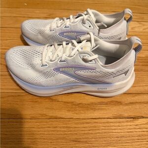 Brooks Glycerin 22 Women's White and Purple Running Shoes